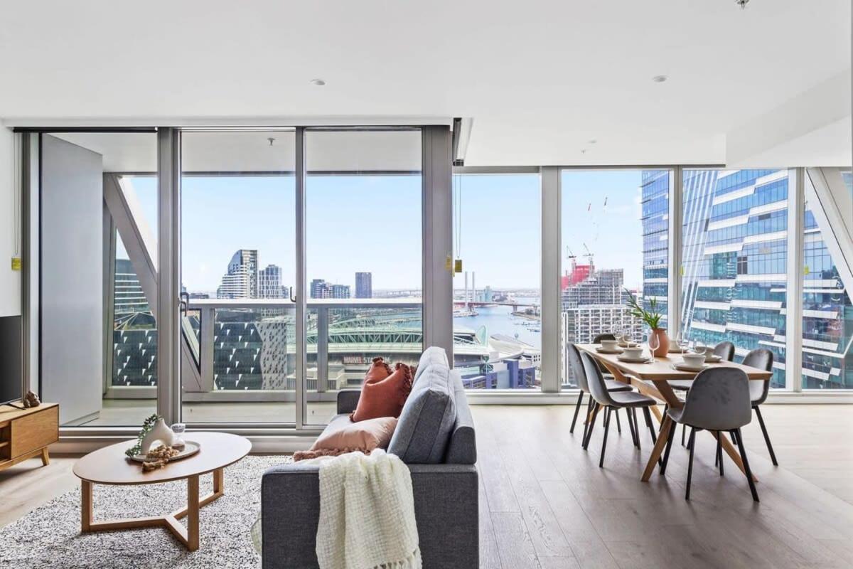 A Stylish 3br Apt With Harbour Views Free Parking