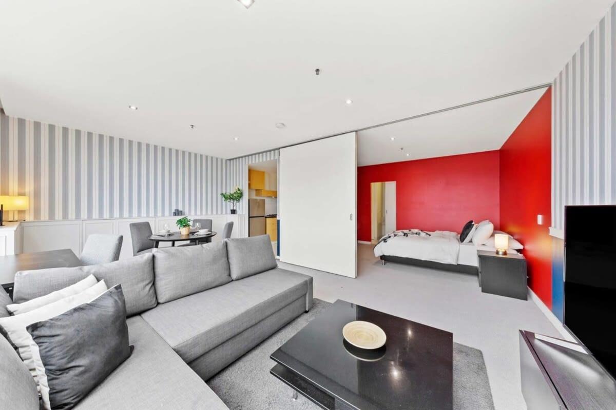 Comfy Cbd In Qv With Views Free Parking Apartment