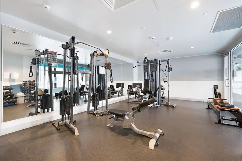 Comfy Cbd In Qv With Views Free Parking Apartment *