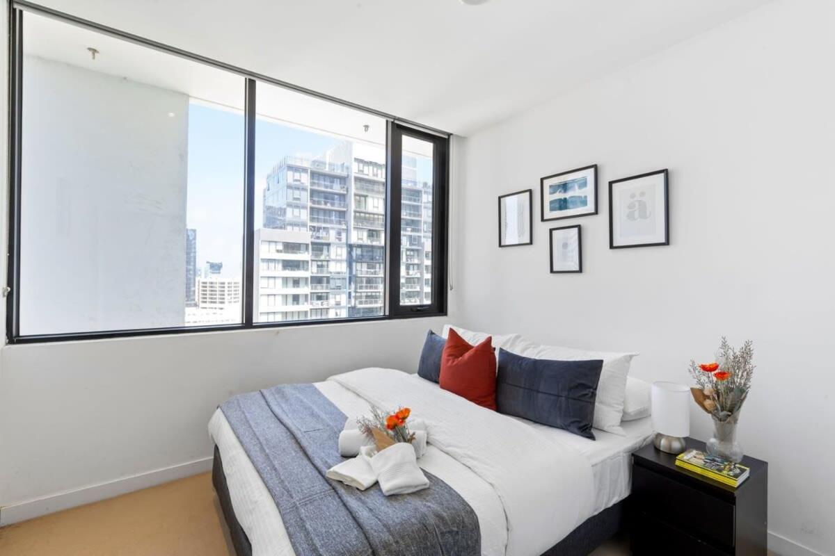 A Chic 2br Views Near Southern Cross *