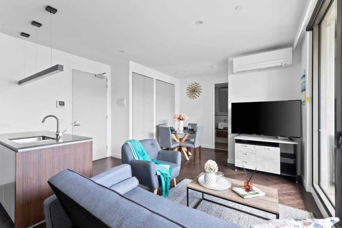 A Lux 2br Apt Near South Market *