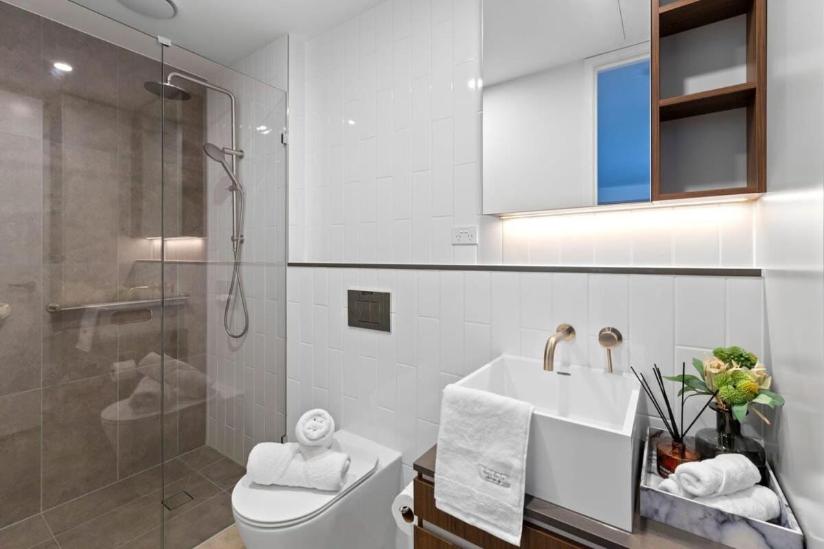 A Lux 2br Apt Near South Market Melbourne