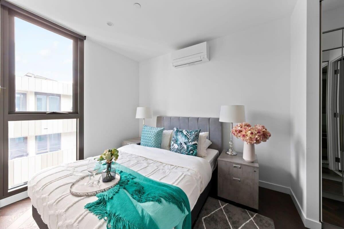 A Lux 2br Apt Near South Market * Melbourne