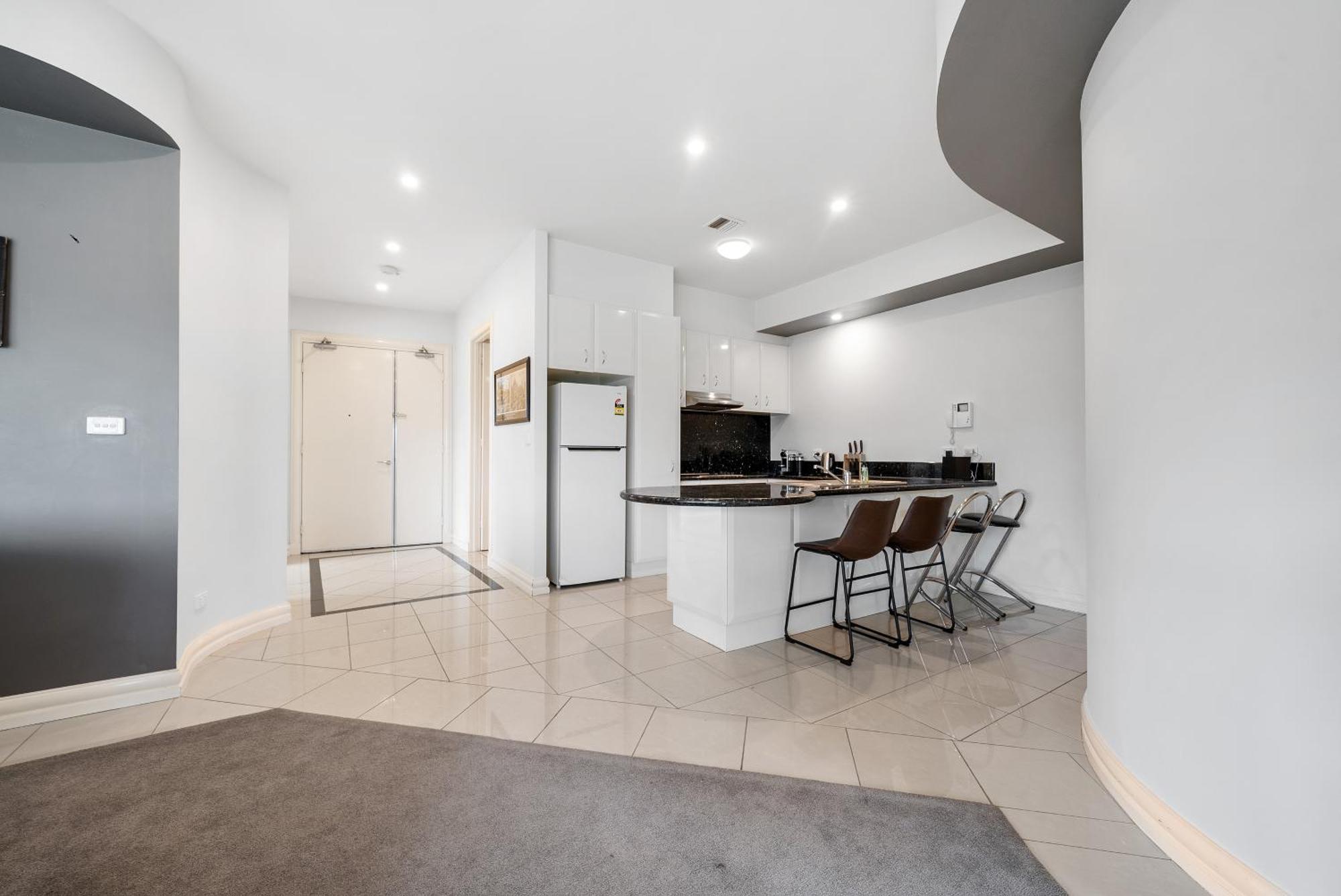 East 2br Melbourne