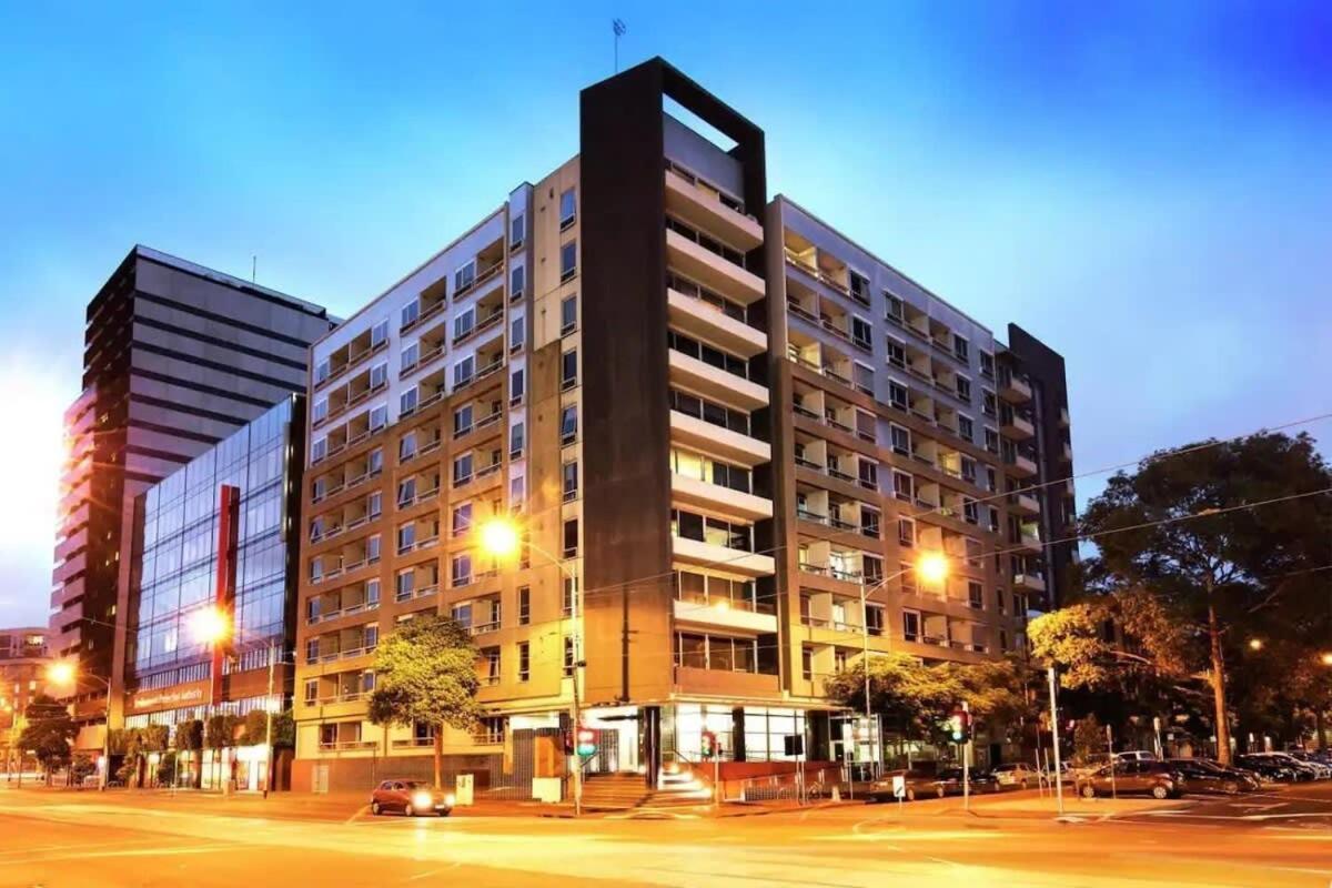 A Stylish 2br Next To Vic Market Free Parking Melbourne