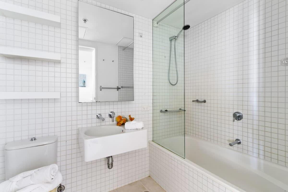 Apartment A Lux 2br Next To Uni Free Parking