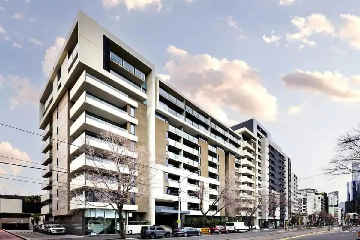 A Lux 2br Next To Uni Free Parking Melbourne