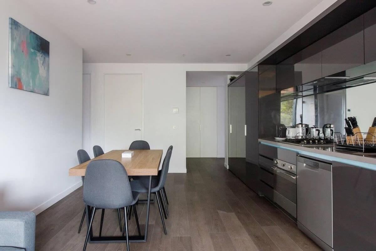 A 3br Next To Zoo Free Parking