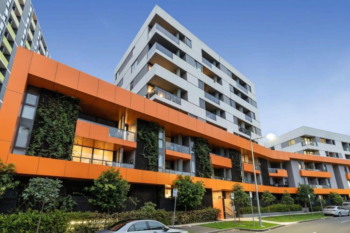 A 3br Next To Zoo Free Parking Apartment