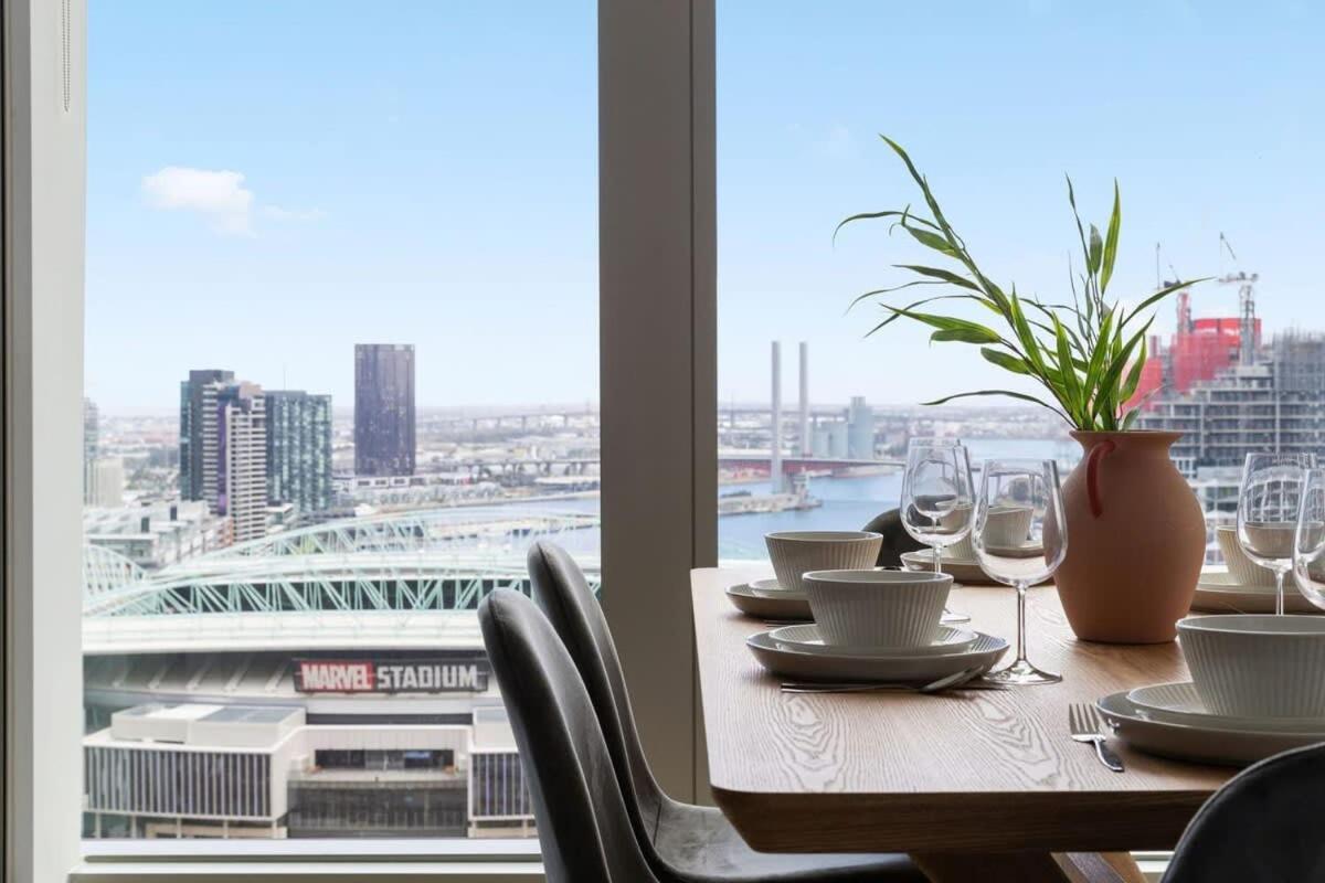 A Stylish 3br Apt With Harbour Views Free Parking *