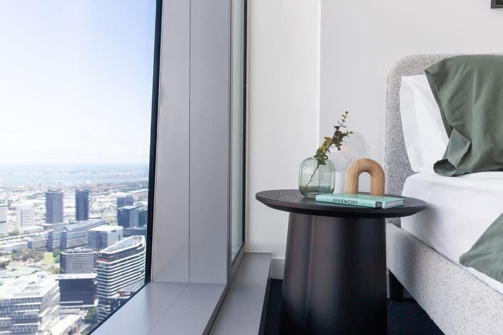 A 2br With Amazing Views, Free Parking Apartment *