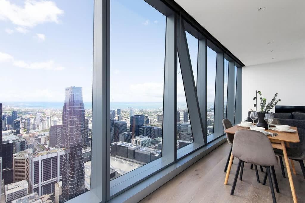 A 2br With Amazing Views, Free Parking