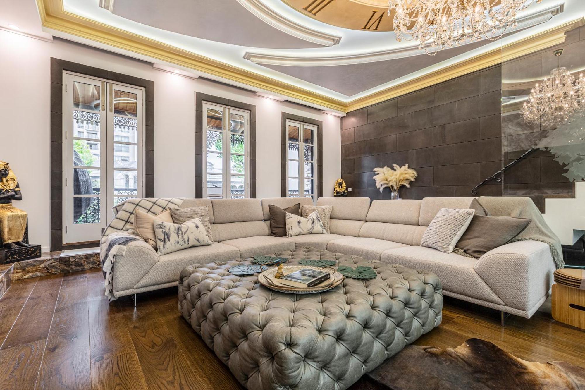 Carlton Luxury Kings Mansion - 5min To Cbd, Garage And Rooftop Holiday home *