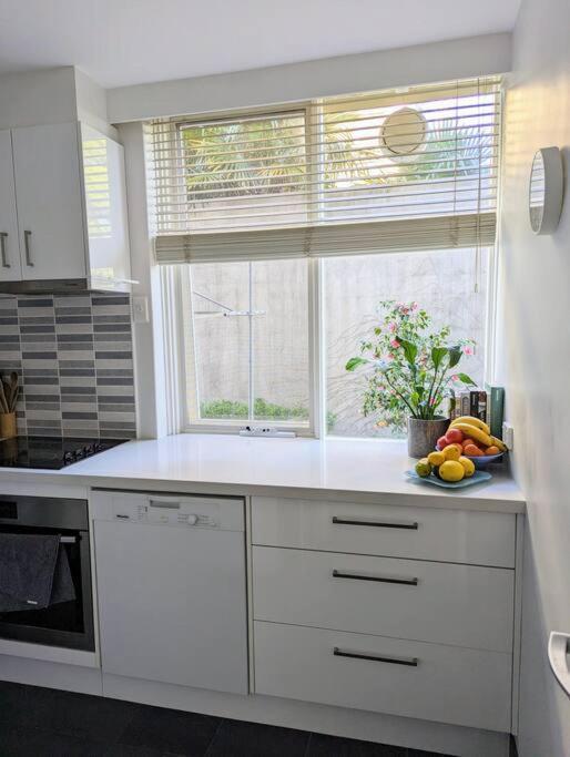 Riverside Haven On City Doorstep