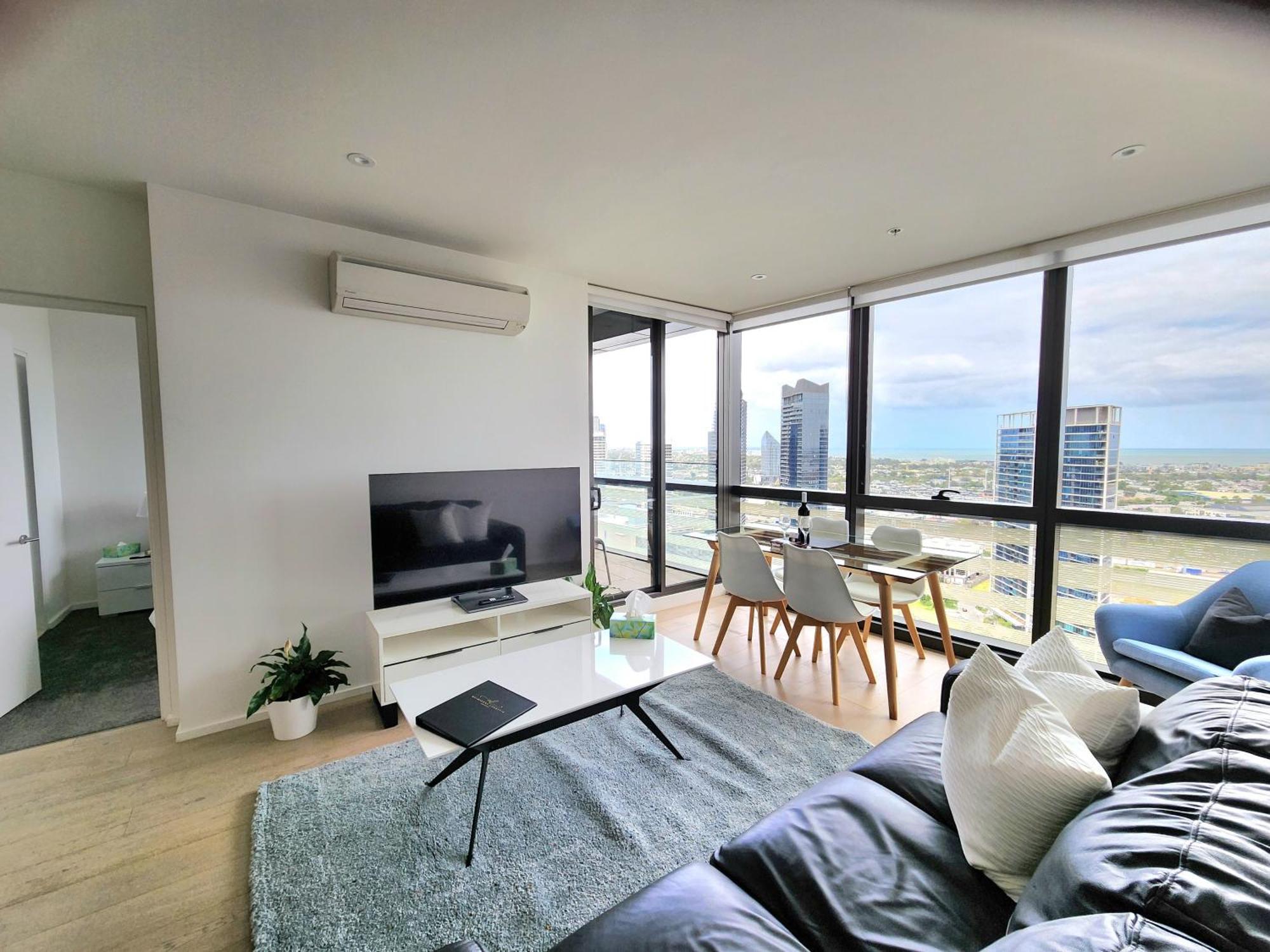 Apartment Lifestyle - Views On Collins