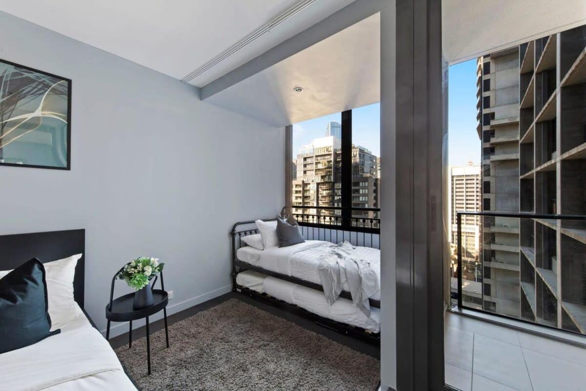 A Stylish & Comfy Next To Southern Cross Melbourne