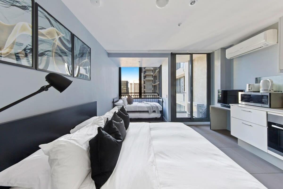 A Stylish & Comfy Next To Southern Cross Apartment *