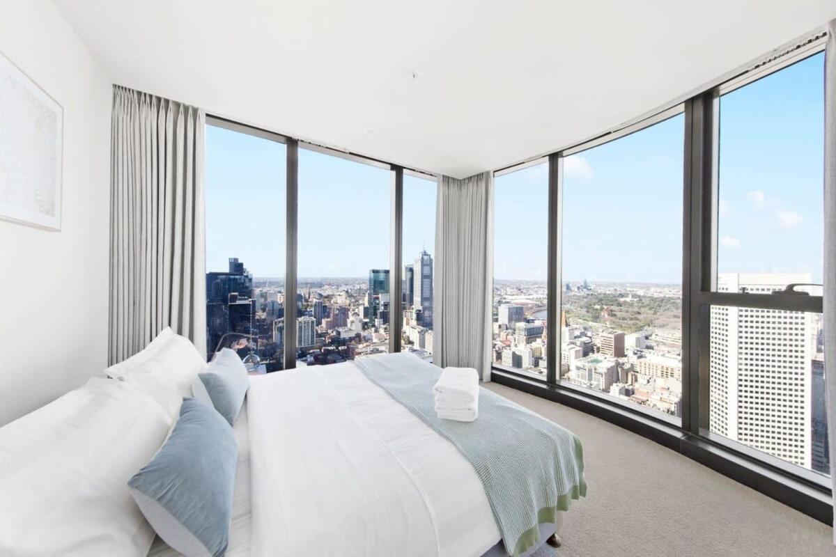 A 3br Next To Free Parking Melbourne