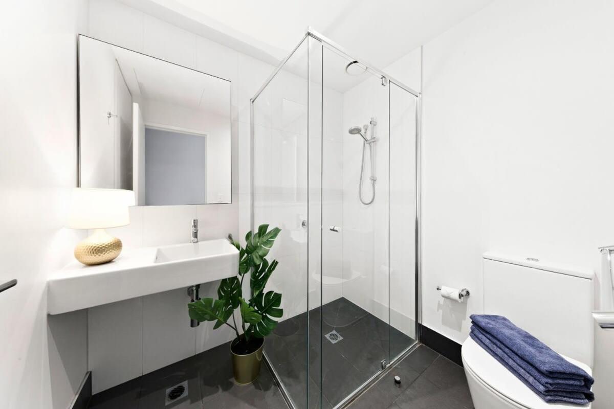 Apartment A Modern & Spacious 2br Views Southbank Melbourne