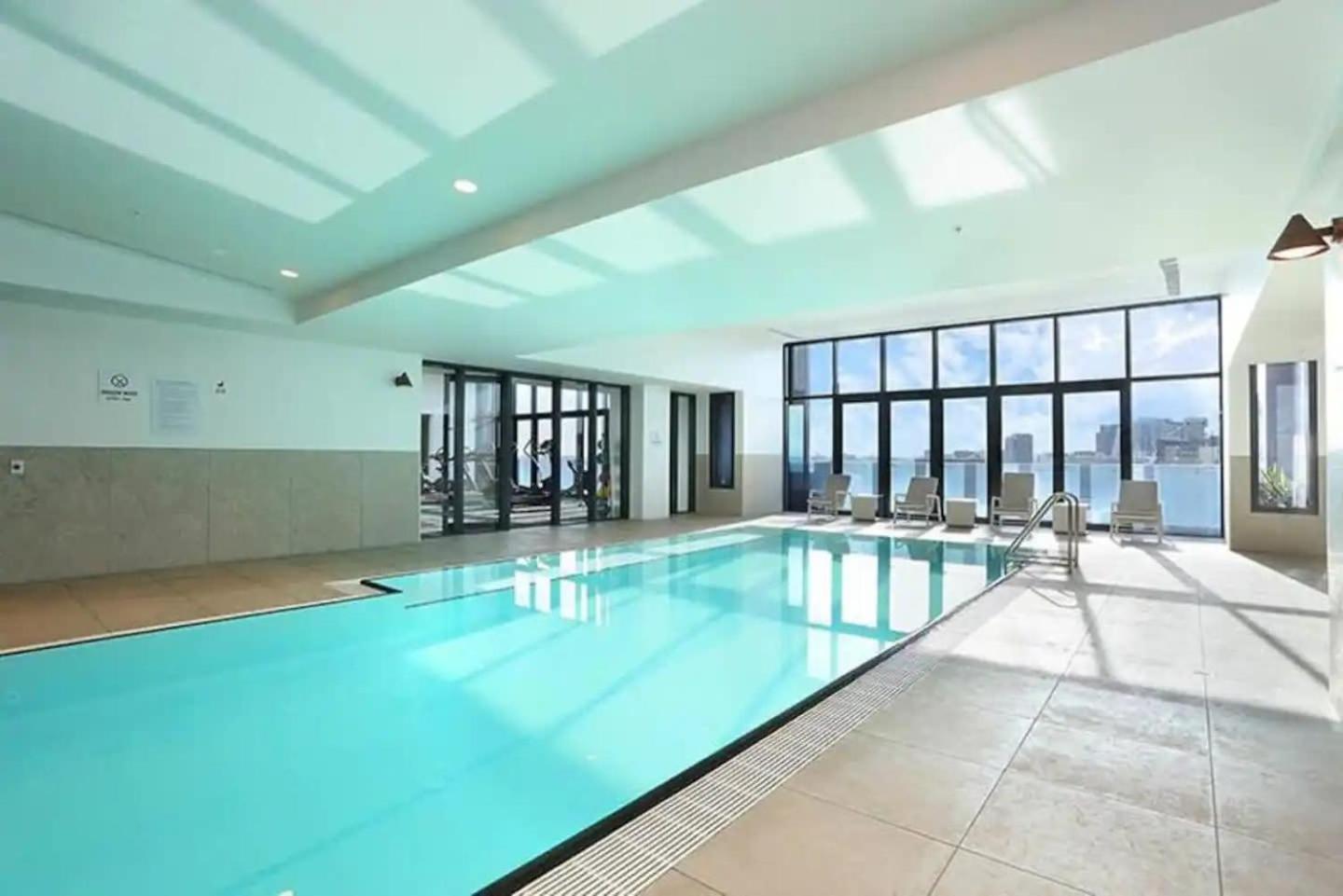 Apartment A Stylish & Modern 2br Fantastic Views Melbourne