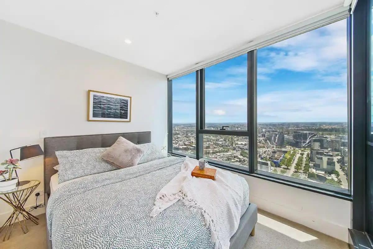 A Stylish & Modern 2br Fantastic Views