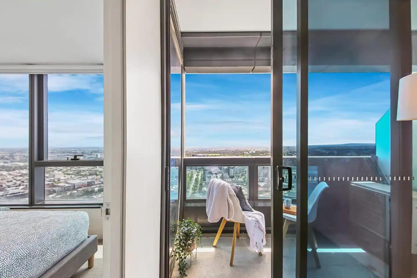 A Stylish & Modern 2br Fantastic Views Apartment