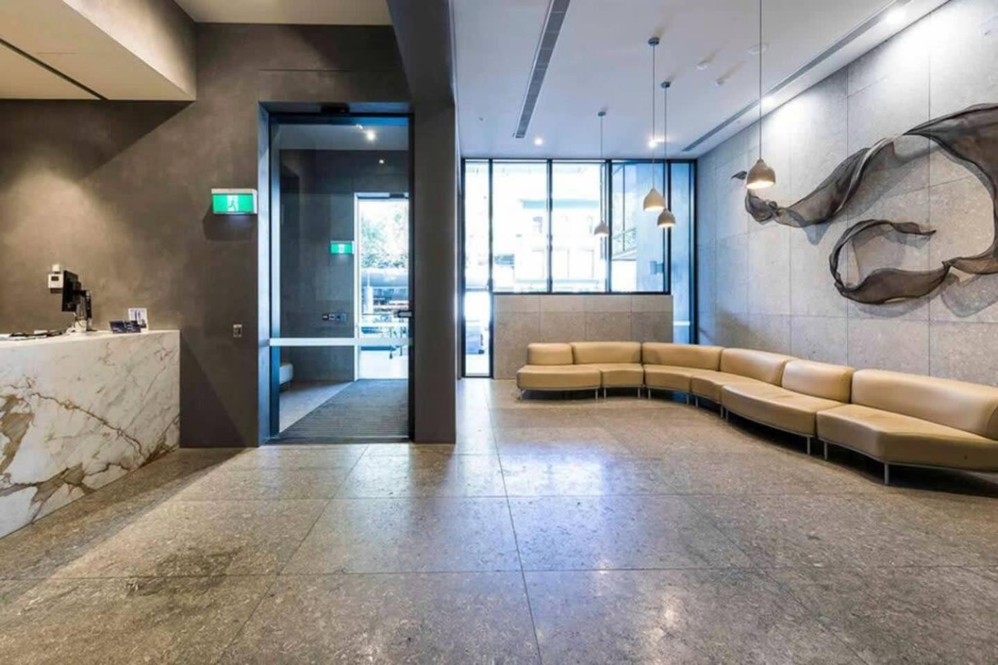 A Stylish & Modern 2br Fantastic Views * Melbourne