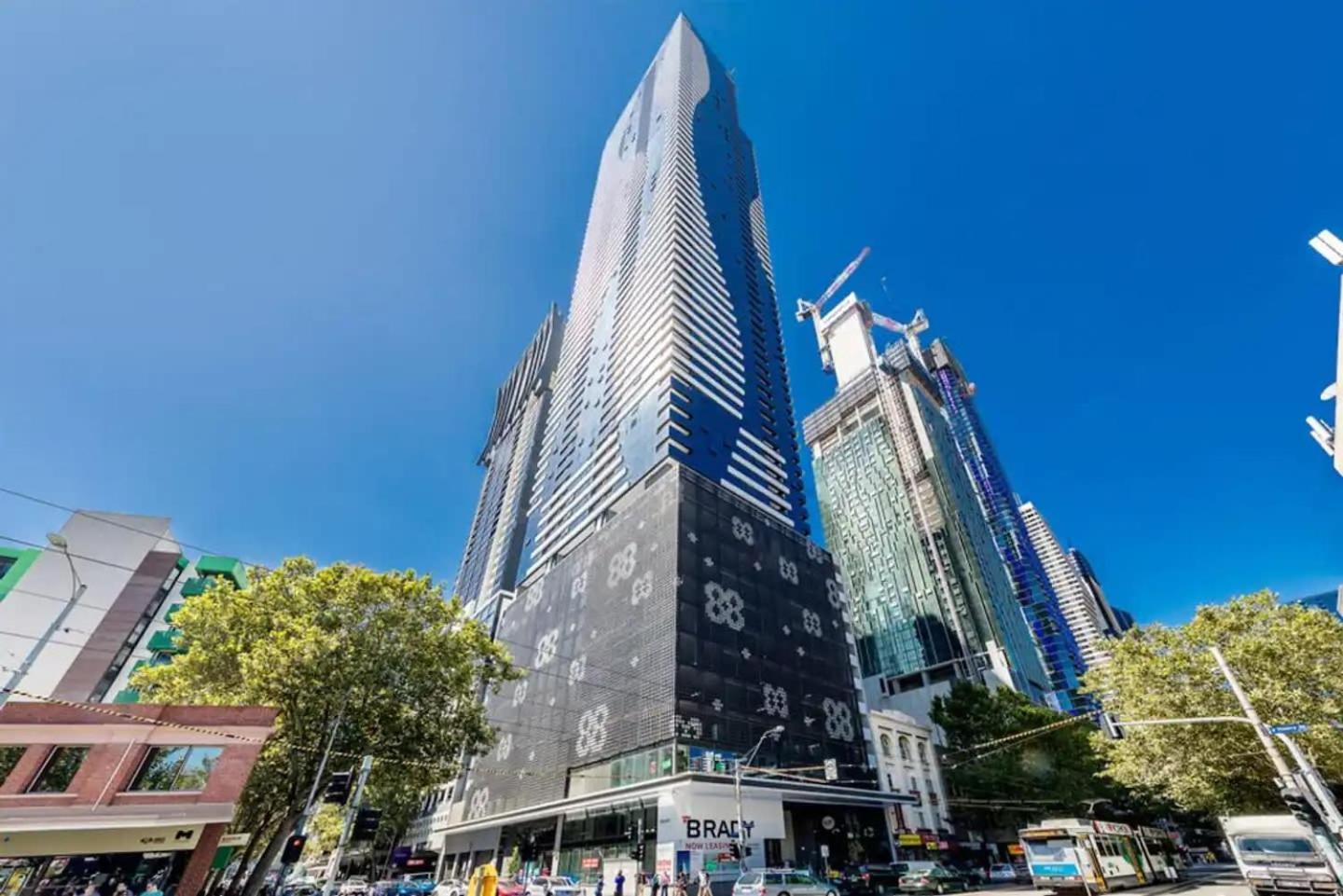 A Stylish & Modern 2br Fantastic Views Apartment Melbourne