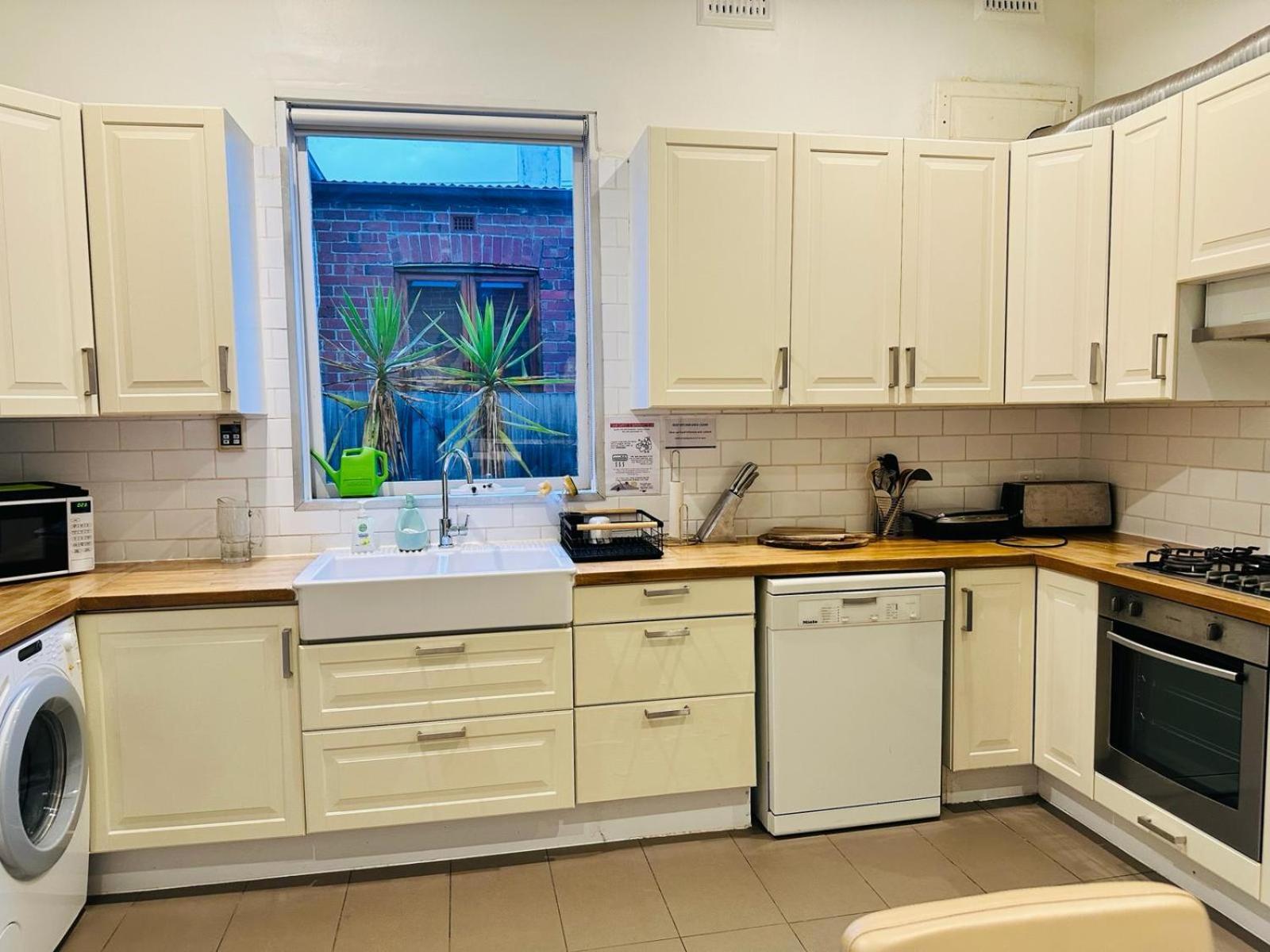 Aramdale Executive Corporate Luxury Living *