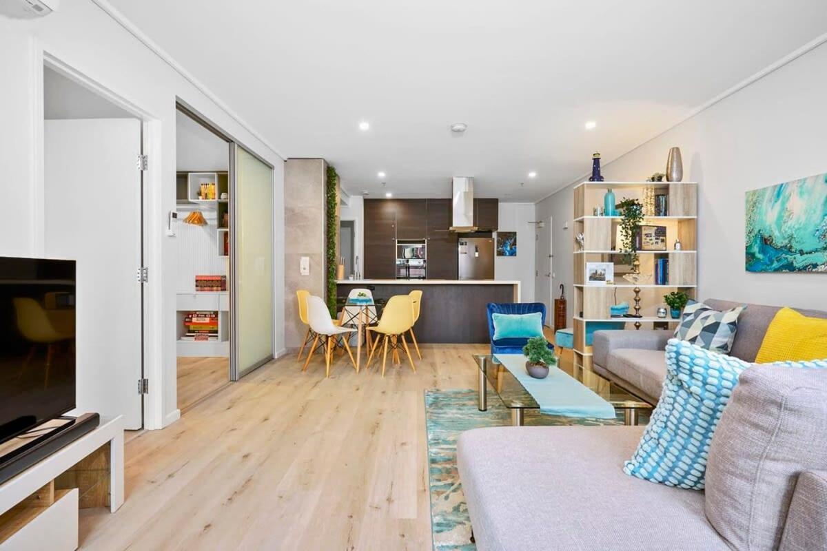 Modern 3 Bed In Cbd Apartment