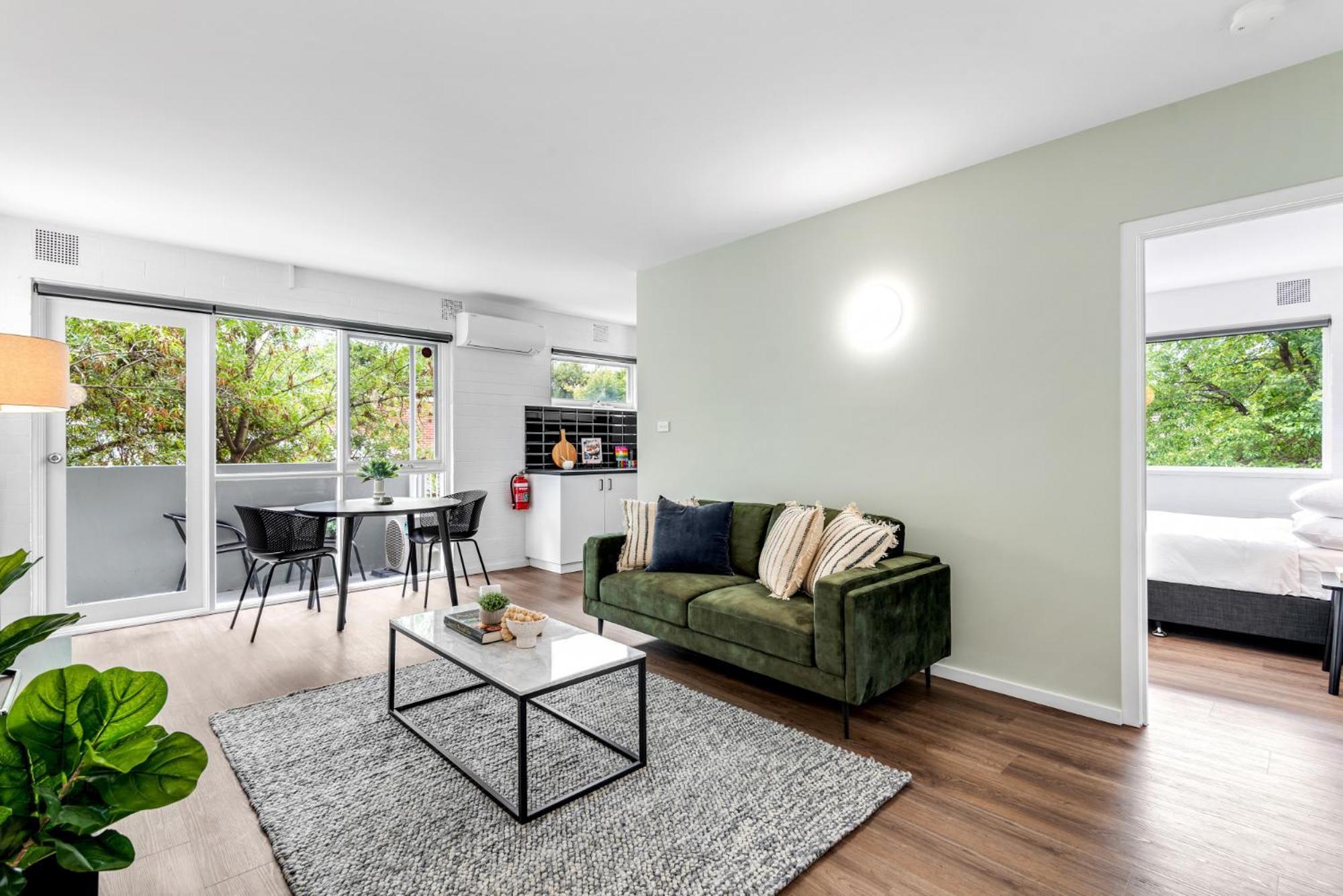 Contemporary 1-bed With Park Views * Melbourne