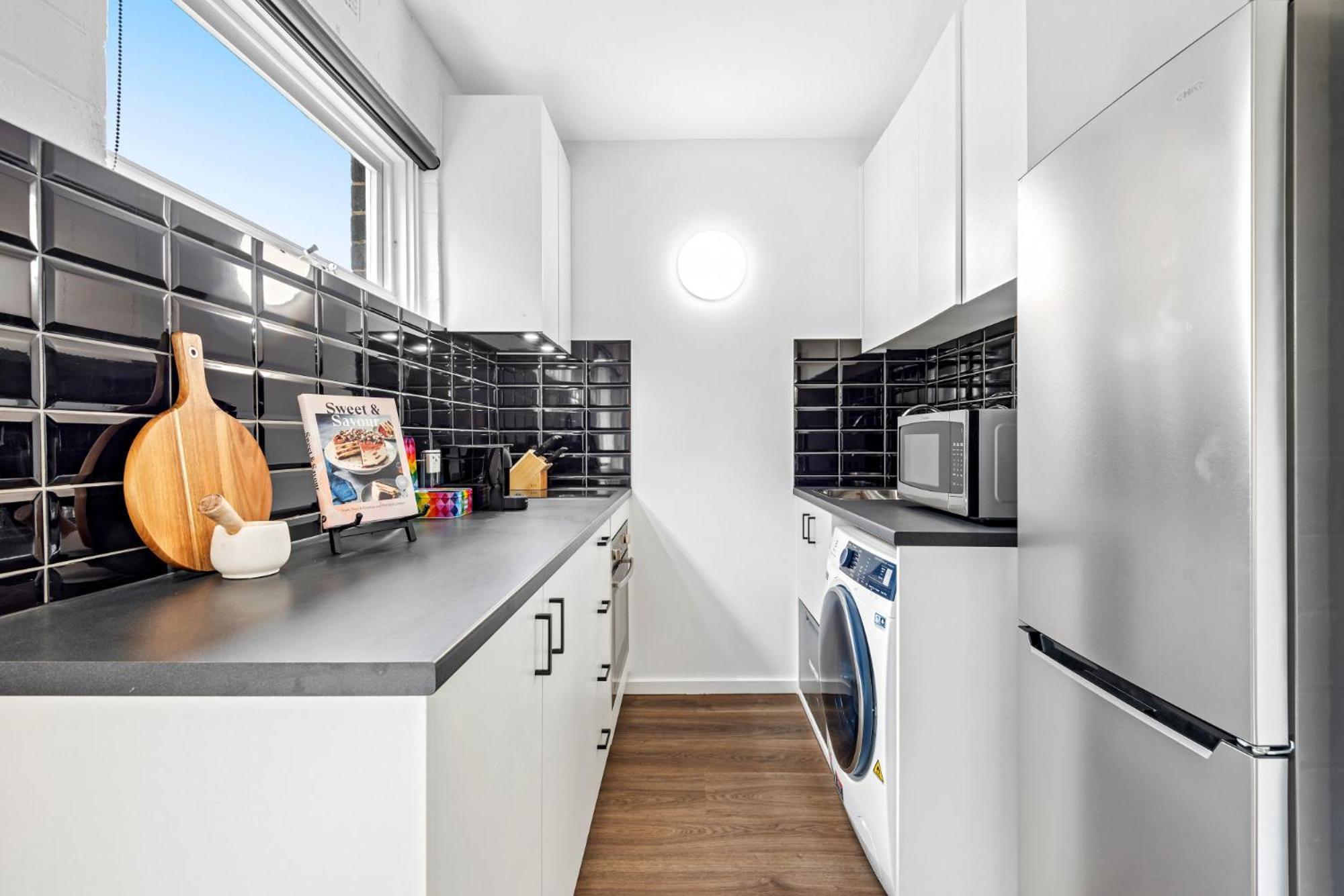 Apartment Contemporary 1-bed With Park Views Melbourne
