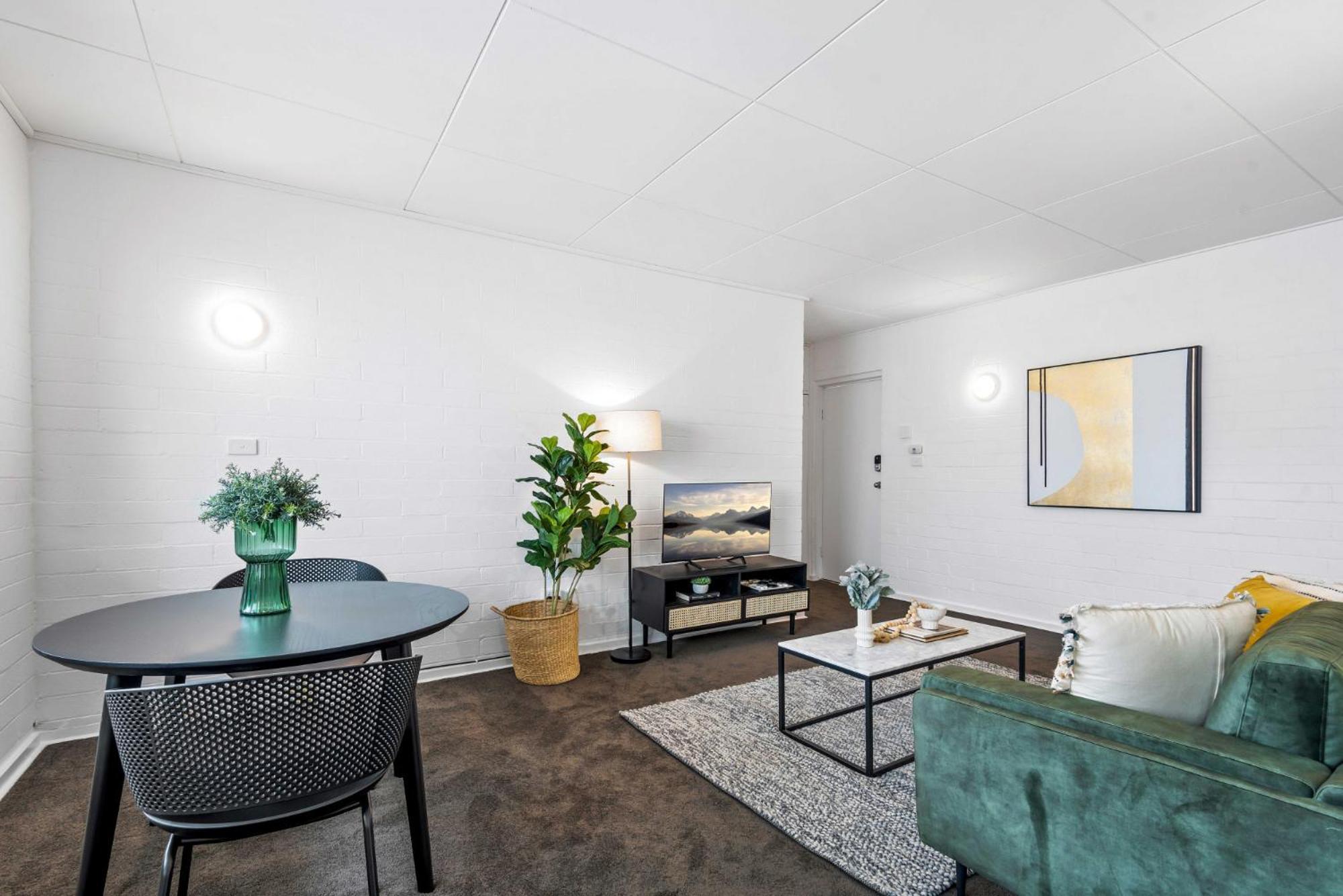 Superb 1-bed Unit With A Generous Balcony * Melbourne