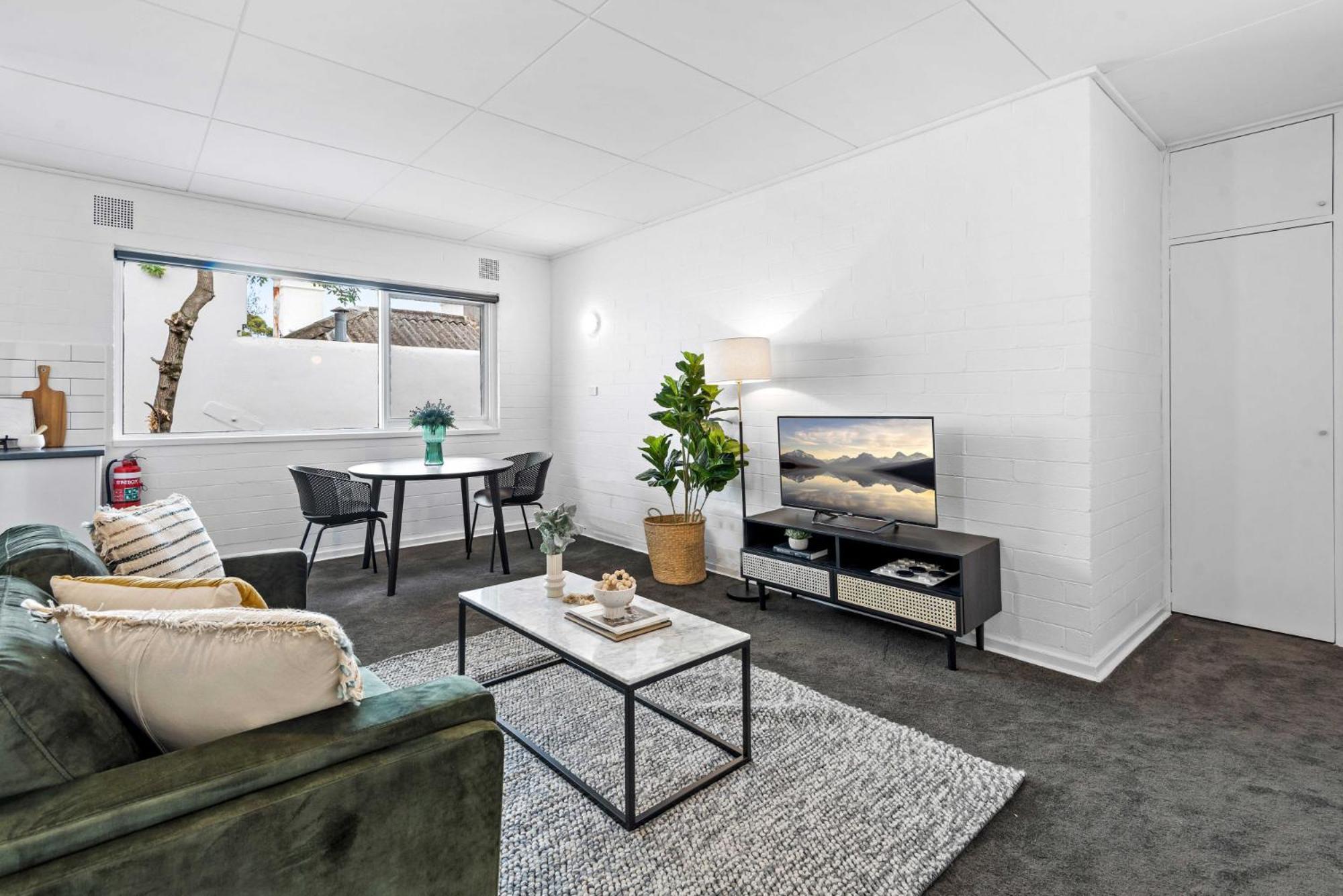 Apartment Superb 1-bed Unit With A Generous Balcony