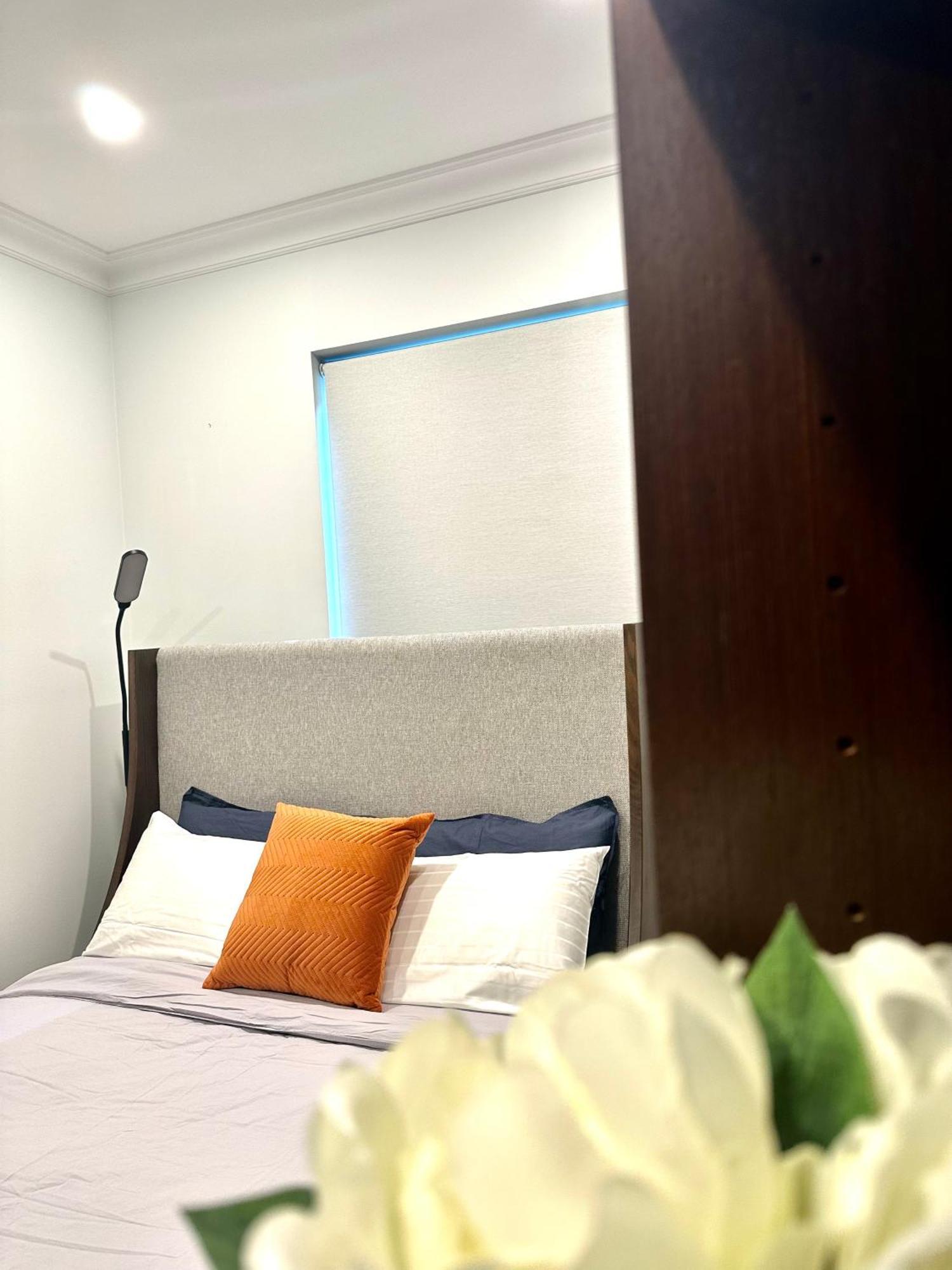 Private 1 Bed With Bathroom In A 3 Bed - Melb Cbd, Regency Towers - Free Parking, Wifi And Pool * Melbourne