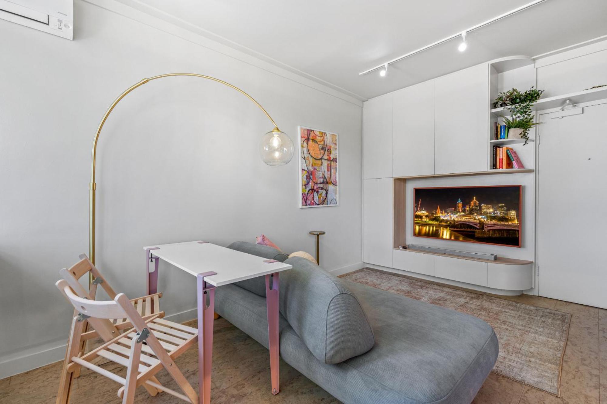 Cozy Elegant In Effervescent St Kilda Melbourne