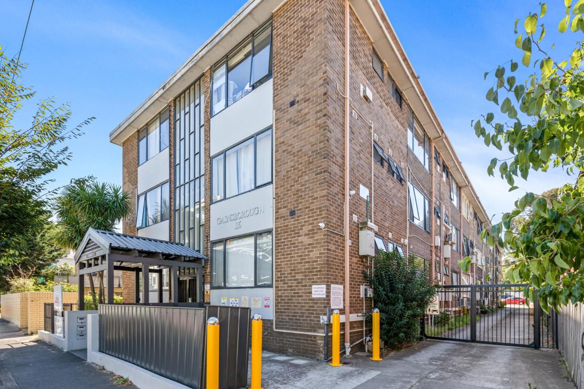 Cozy Elegant In Effervescent St Kilda Melbourne