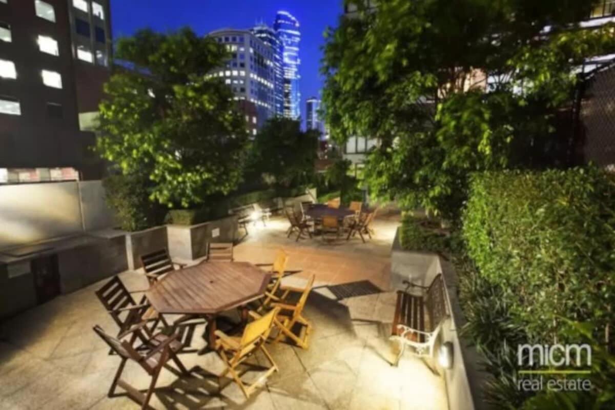 Penthouse In Melb Cbd Perfect Location * Melbourne