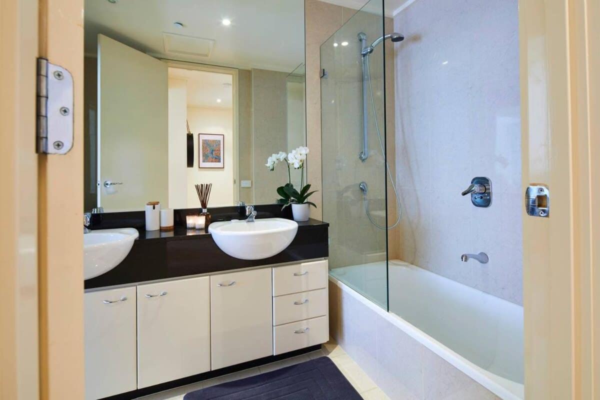 Penthouse In Melb Cbd Perfect Location Apartment Melbourne