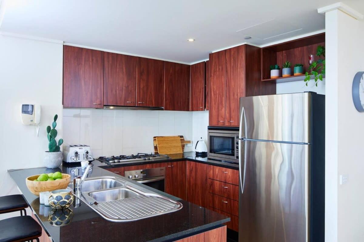 Penthouse In Melb Cbd Perfect Location *
