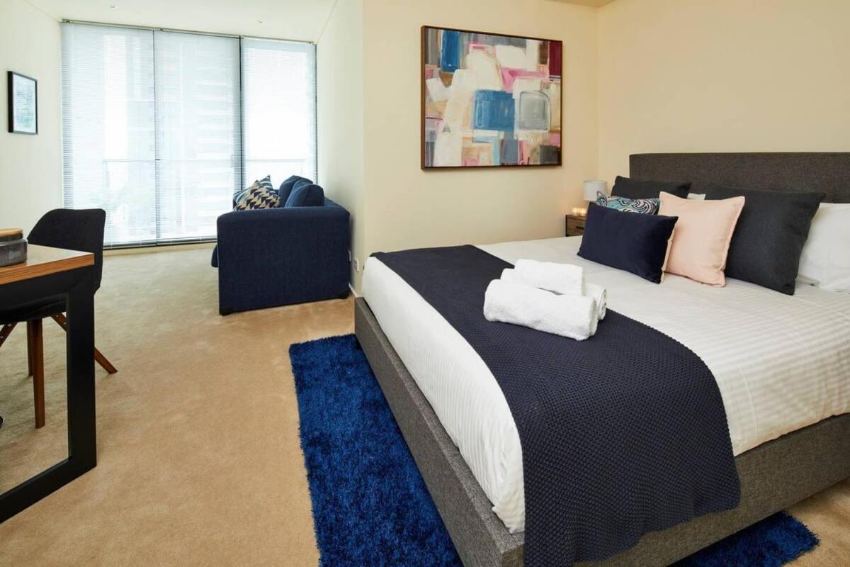 Apartment Penthouse In Melb Cbd Perfect Location