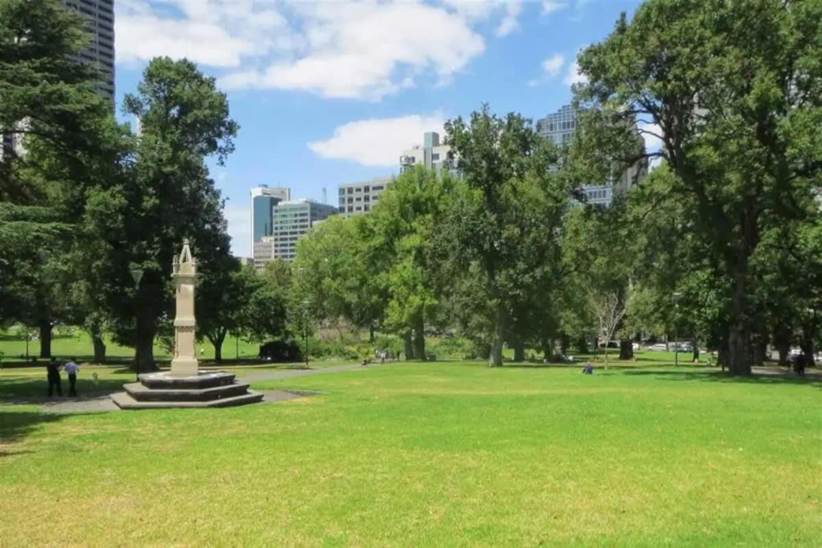 A Cozy 3br With Panoramic Views Free Parking Apartment Melbourne
