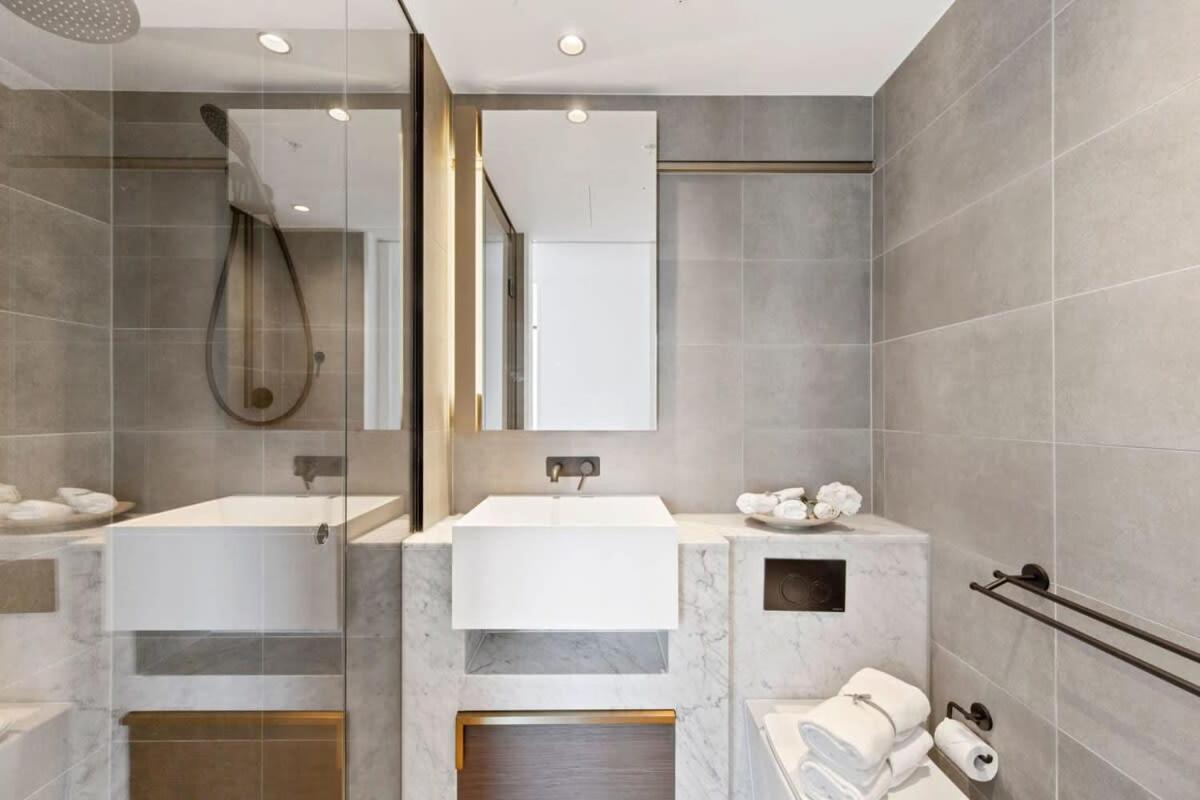 A Cozy 3br With Panoramic Views Free Parking Melbourne