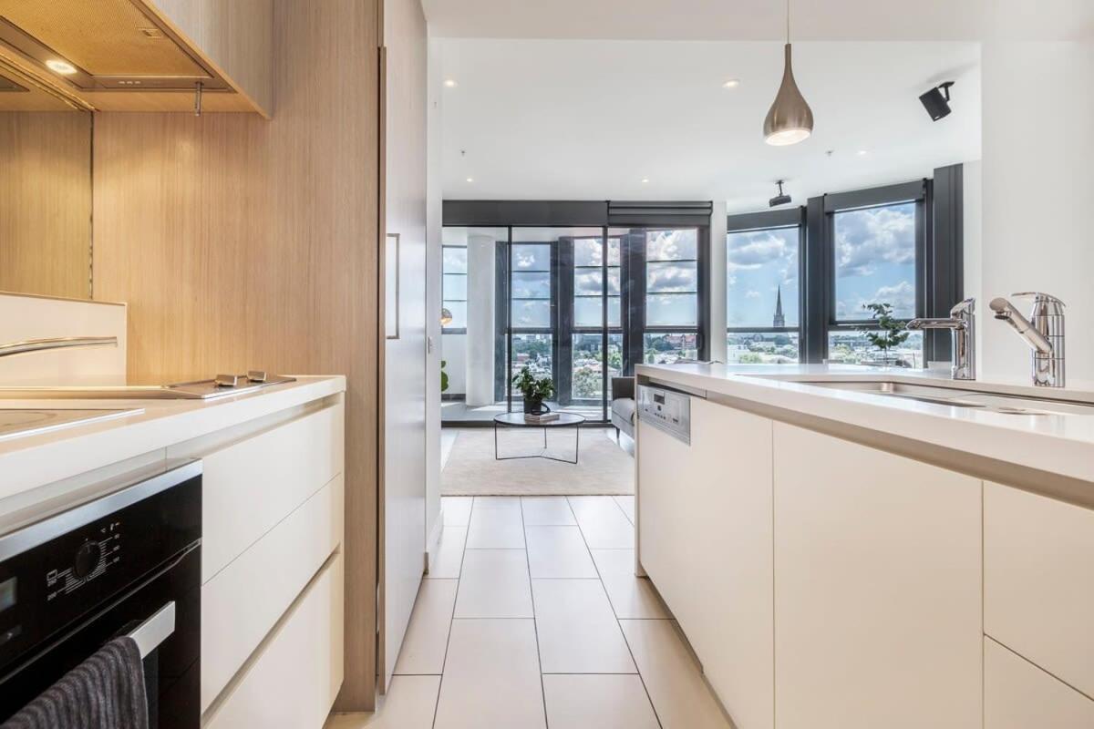Spacious 2 Bedroom With Free Parking-00189 Apartment Melbourne