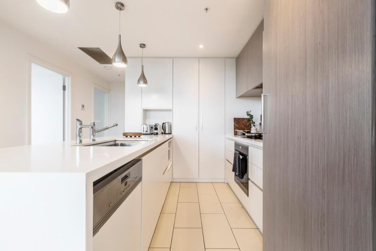 Spacious 2 Bedroom With Free Parking-00189 Apartment *