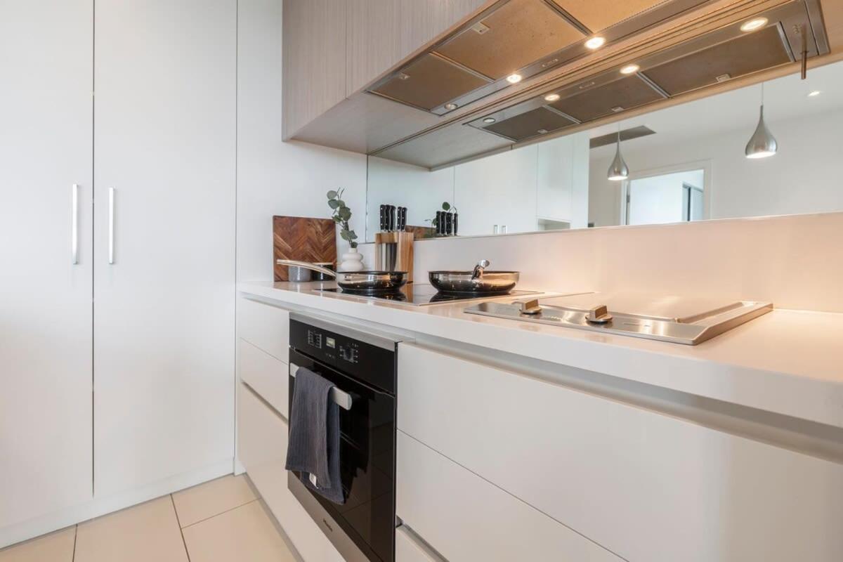 Apartment Spacious 2 Bedroom With Free Parking-00189 Melbourne