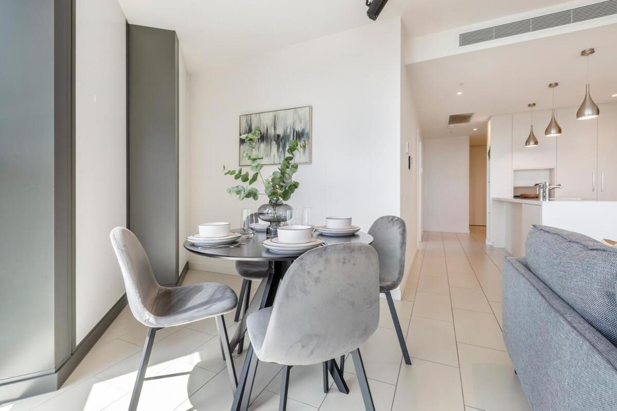 Spacious 2 Bedroom With Free Parking-00189 Apartment *