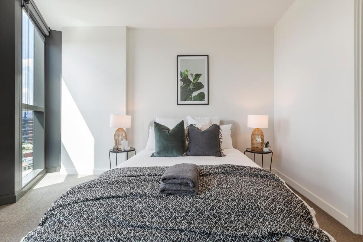 Spacious 2 Bedroom With Free Parking-00189 Apartment *