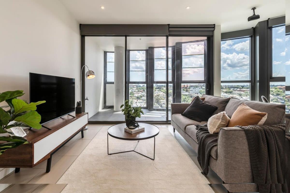 Spacious 2 Bedroom With Free Parking-00189 Apartment *