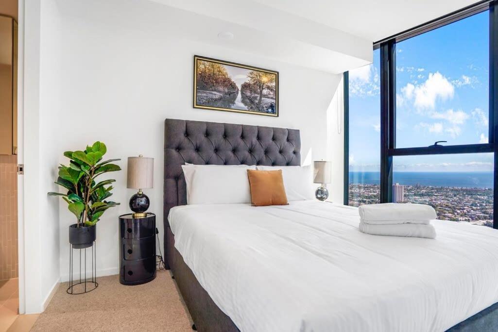 High Rise Southbank Luxury